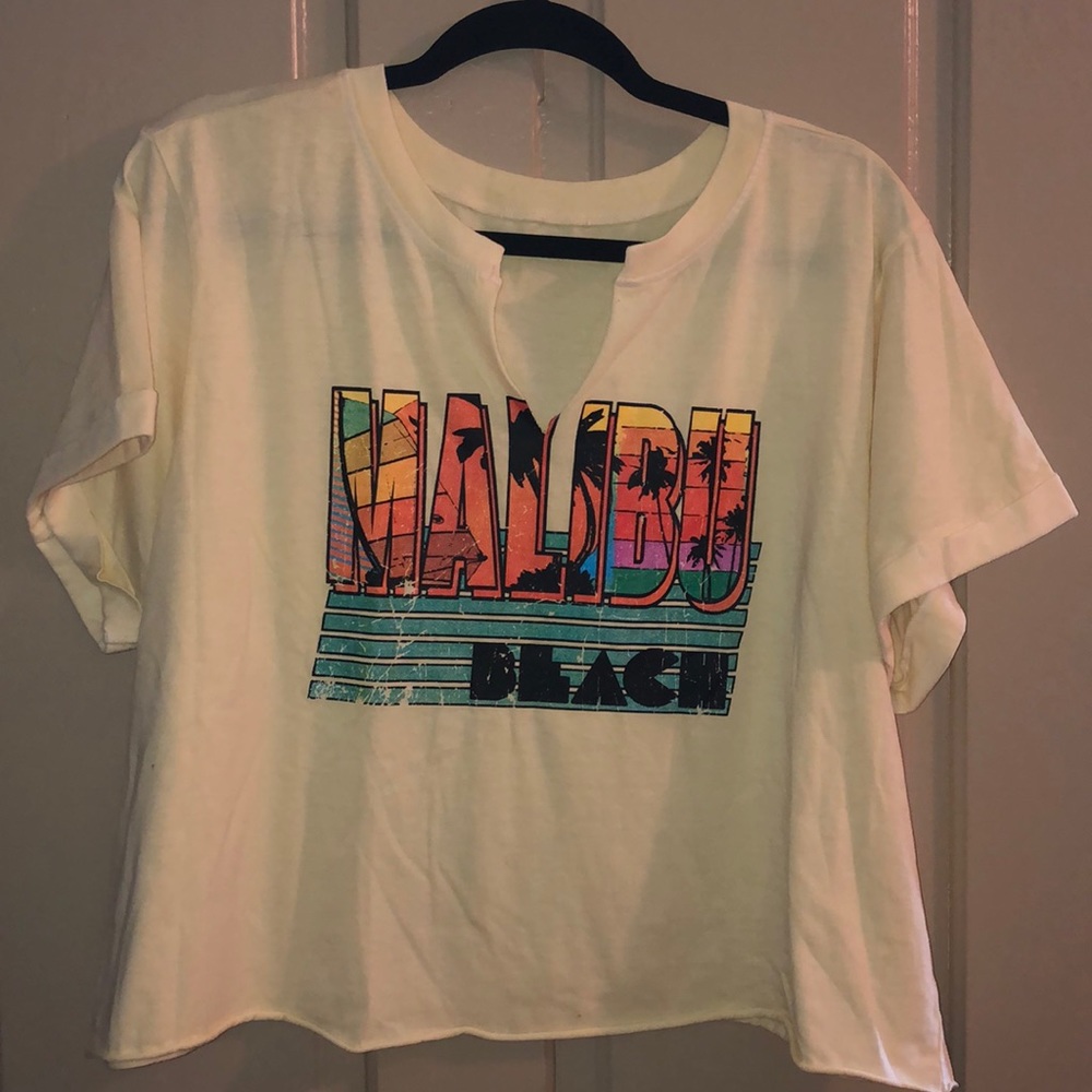 Cropped v-cut T-shirt